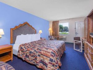 Days Inn by Wyndham San Antonio