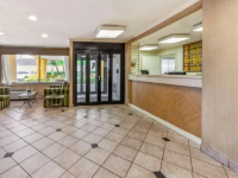 La Quinta Inn & Suites by Wyndham Tampa Brandon West Hotels in Tampa