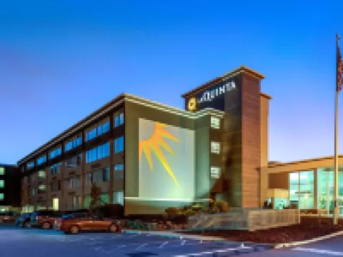 La Quinta Inn & Suites by Wyndham Clifton/Rutherford Hotels in Passaic County