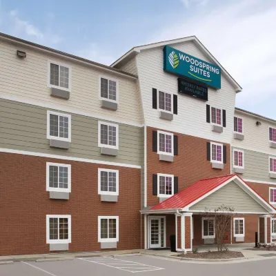 وود سبرينج سويتس رالي نورث إيست ويك فوريست Hotels near تراينغل تاون سنتر