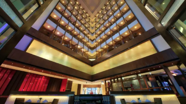 라마다 구르가온 센트럴  호텔