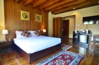 Kisa Villa