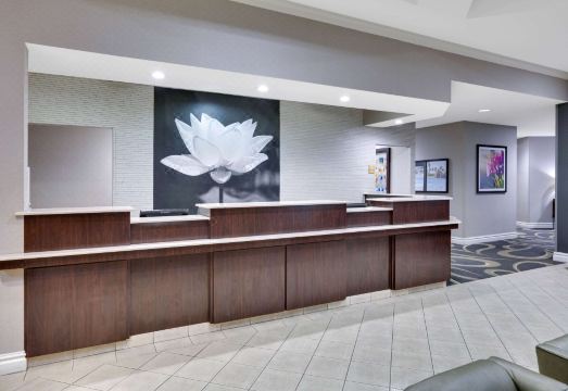 라 퀸타 인 & 스위트 바이 윈덤 댈러스 노스 센트럴