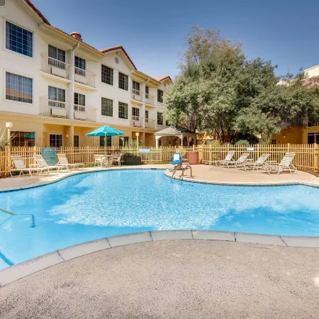 La Quinta Inn & Suites by Wyndham Dallas - Addison Galleria