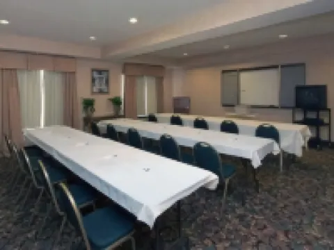 Comfort Inn & Suites Hotels in Seguin