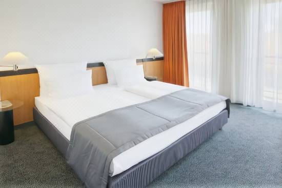 Holiday Inn Berlin City Center East Prenzlauer Berg An Ihg Hotel Room Reviews Photos Berlin 2021 Deals Price Trip Com