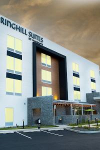 hotels next to spokane airport