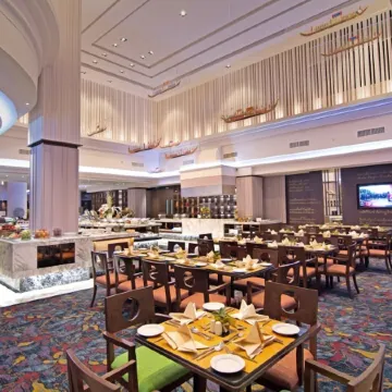 Rama Gardens Hotel Bangkok Отели рядом с достопримечательностью «Тайская Королевская Армия»