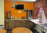 Red Carpet Inn - Augusta