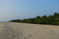 Mayas Beach House Hotels in Mararikulam