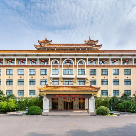 Songshan Hotel Отели рядом с достопримечательностью «22-я средняя школа в городе Чжэнчжоу»