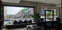 The Square Hotel - 3-Star