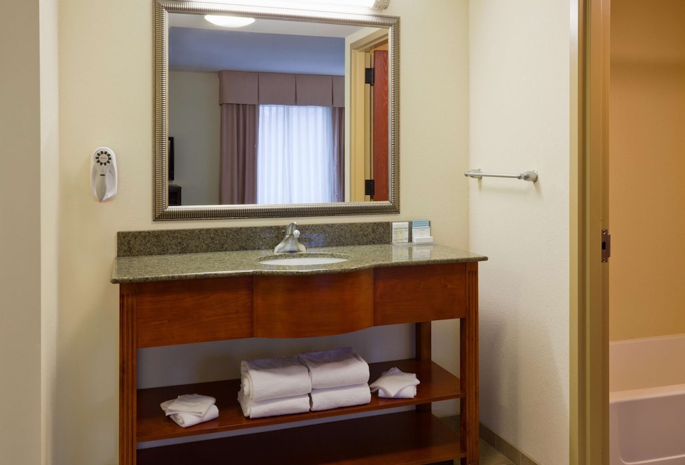 Hampton Inn & Suites Lino Lakes