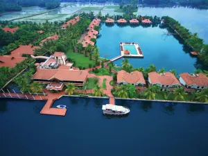 Sterling Lake Palace Alleppey