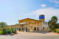 Americas Best Value Inn and Suites-Waller Prairie View Hotels near MAGIC Worm Ranch