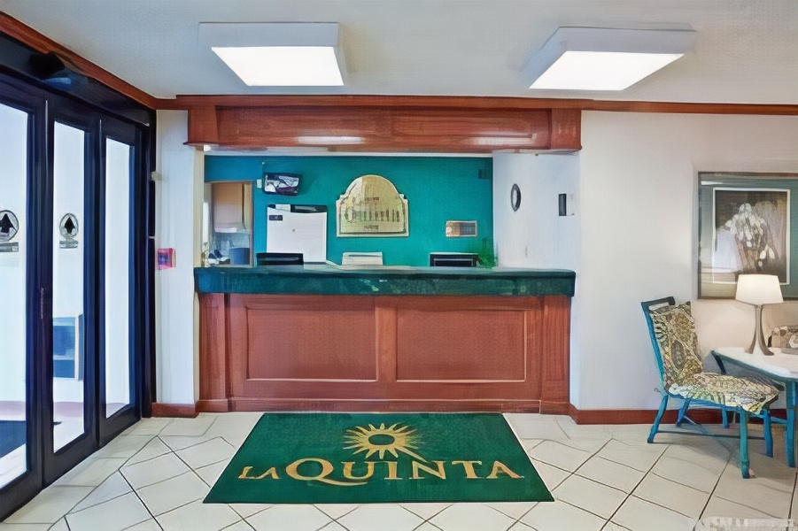 Quality Inn & Suites Warren - Detroit