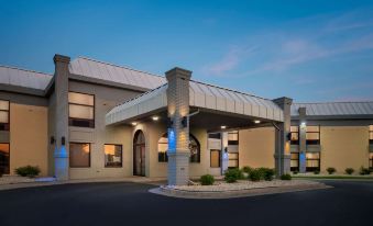 Days Inn & Suites by Wyndham Merrillville