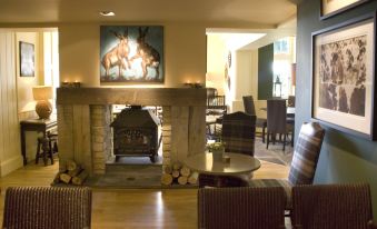 The Hare & Hounds Hotel