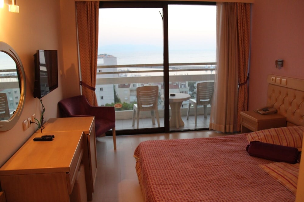 Esat Otel