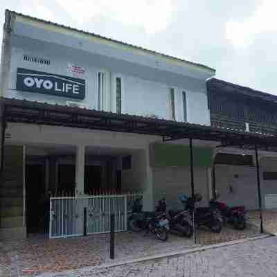 OYO Life 2498 Kost Putri Purimas 23 Others