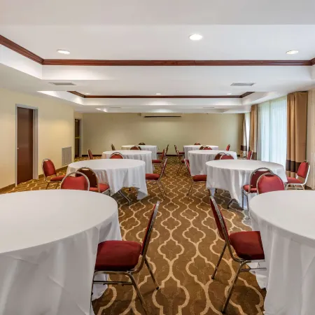 Comfort Suites Newark - Harrison