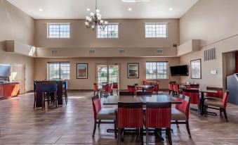 Comfort Suites Delavan - Lake Geneva Area