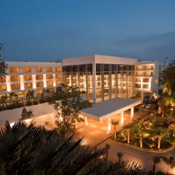 Radisson Blu Plaza Hotel Hyderabad Banjara Hills Отели рядом с достопримечательностью «Район Амеерпет»
