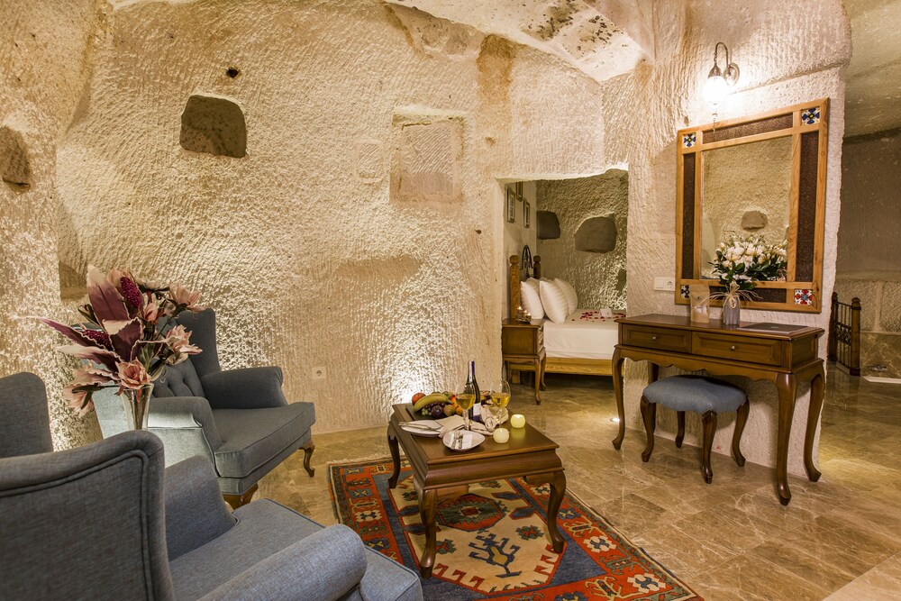 Imperial Cave Suites & SPA