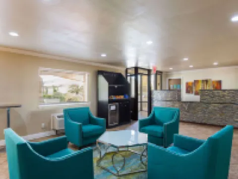 デイズ イン バイ ウィンダム フォリー フォーリーのホテル