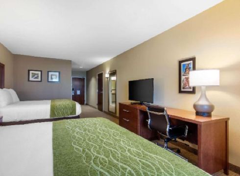 Comfort Inn & Suites at CrossPlex Village