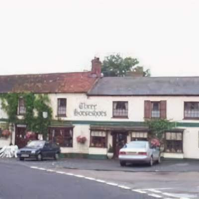 The Three Horseshoes Hotel Exterior