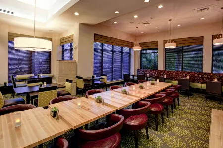 Hilton Garden Inn West Palm Beach Airport Отели рядом с достопримечательностью «Университет Палм Бич Атлантик»