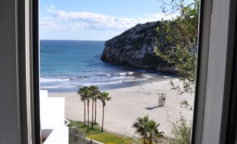 Apartment with Terrace Overlooking the Sea, Splendid Mediterranean View, wi-fi