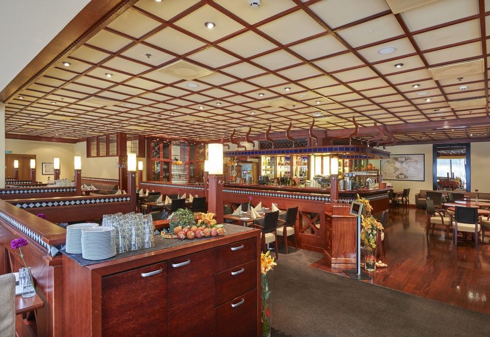 2. 홀리데이 인 헬..