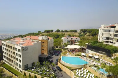 The Ray Hotel and Studios Отели в г. Эль-Джудейда