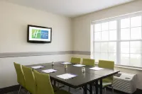 Holiday Inn Express & Suites SARASOTA EAST - I-75 by IHG - Bãi đậu xe
