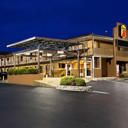 Super 8 by Wyndham Jackson