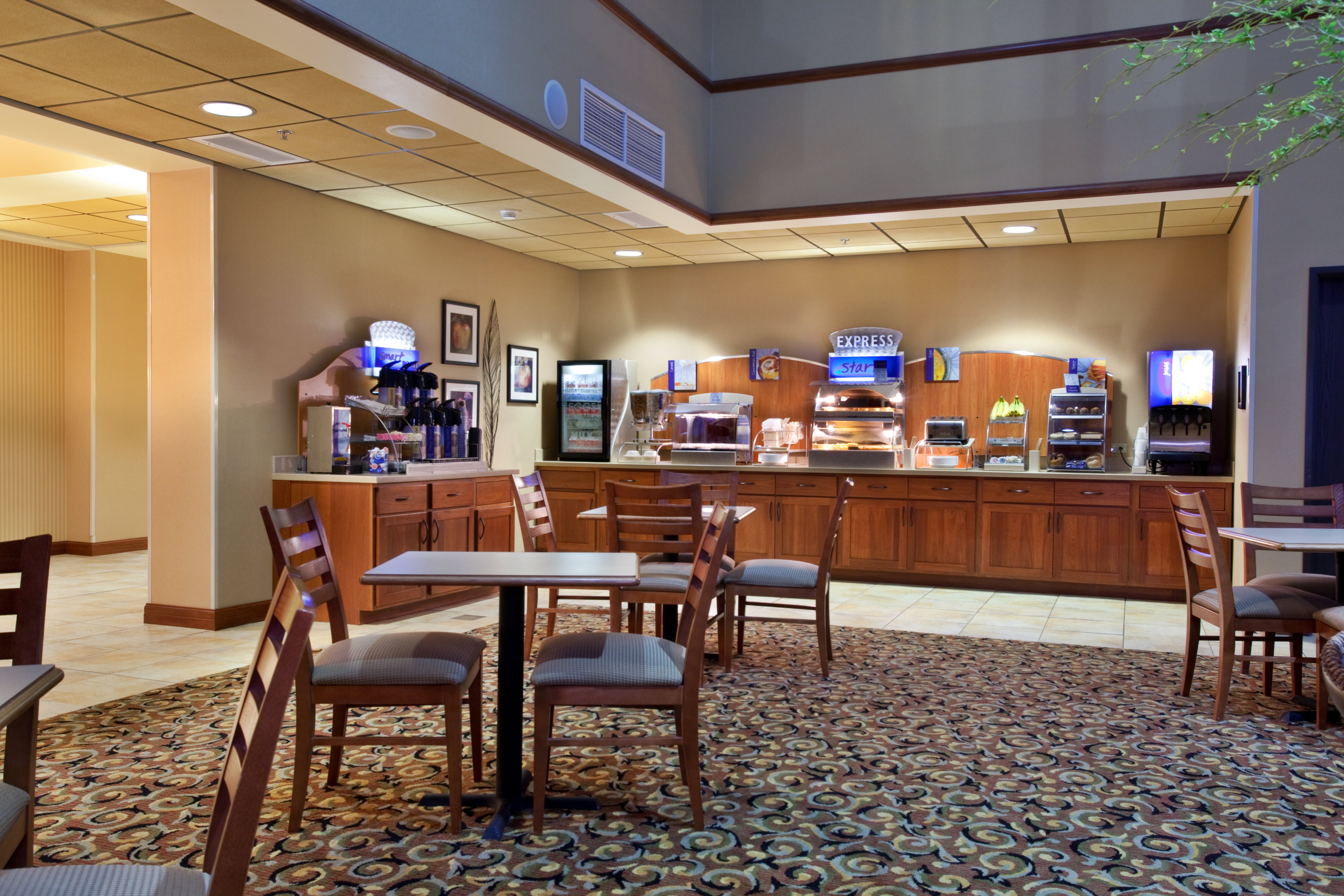 Holiday Inn Express Hotel and Suites Goodland