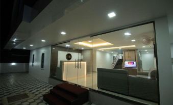 Chandra Inn