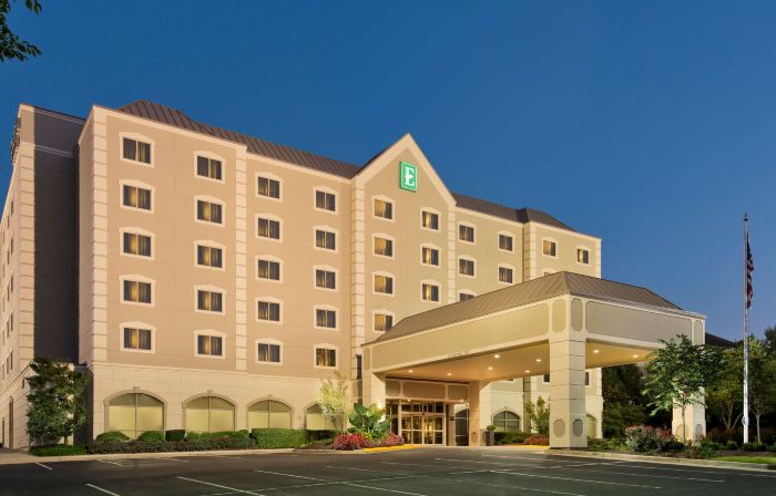 Embassy Suites by Hilton Dulles Airport
