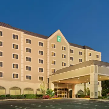 Embassy Suites by Hilton Dulles Airport