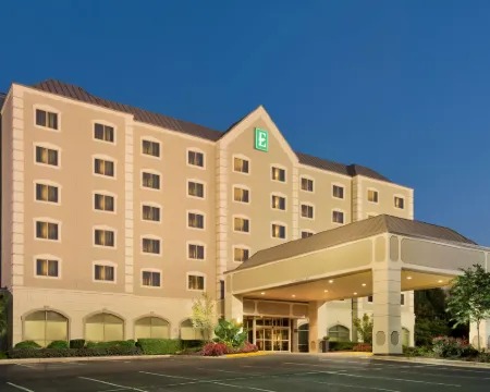 Embassy Suites by Hilton Dulles Airport Hotels in Hunter Mill