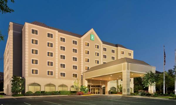 Embassy Suites by Hilton Dulles Airport