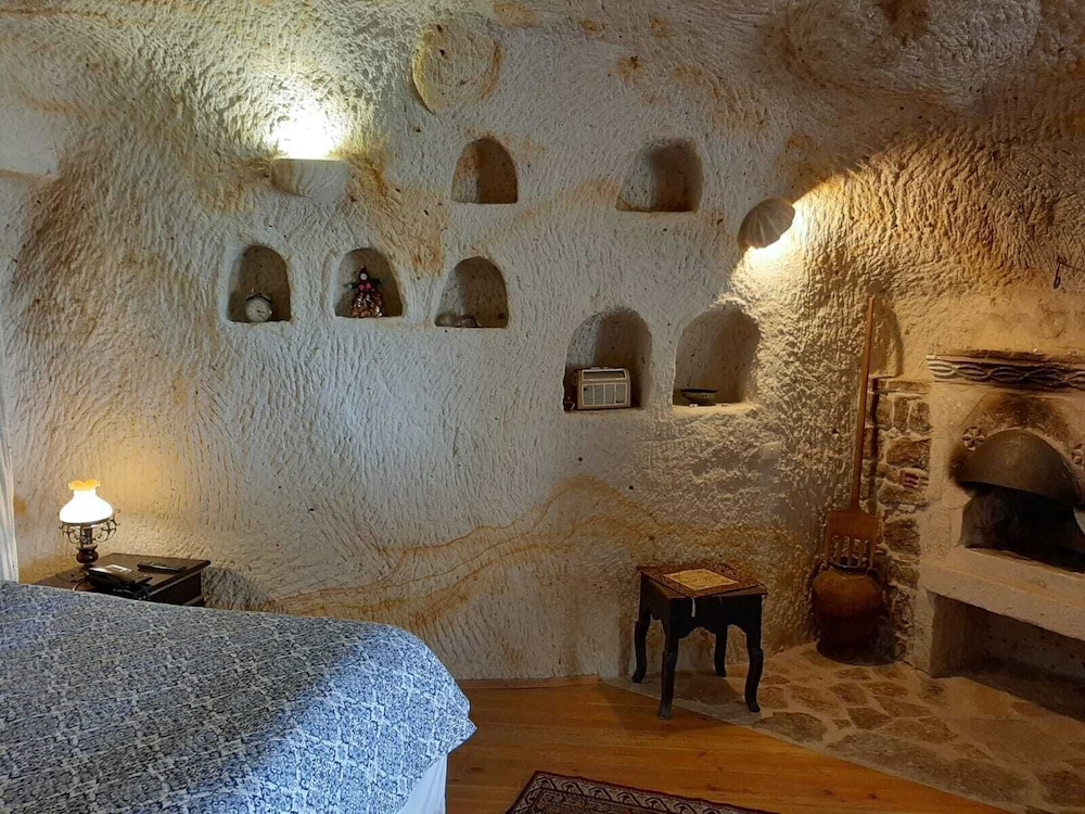 Elkep Evi Cave Hotel