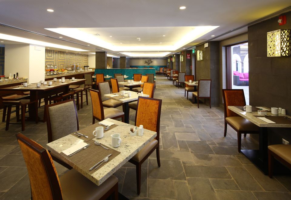 2. 힐튼 가든 인 ..