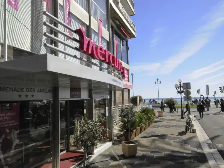 Mercure Nice Promenade des Anglais Отели рядом с достопримечательностью «Musee Prieure du Vieux Logis»