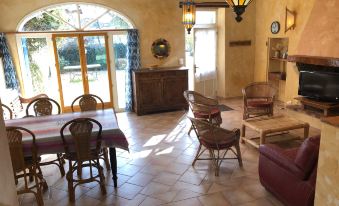 Provence: le Mas des Lavandes - Unit Jujubier with Pool, in the Middle of Nature