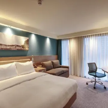 Hampton by Hilton Stuttgart City Centre Hoteles cerca de Museo Mercedes-Benz