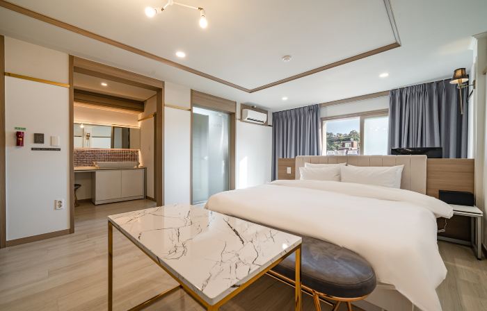 Geojedo Jangseungpo Hotel Pause