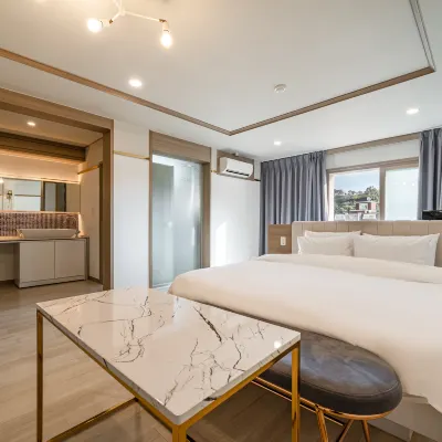 Geojedo Jangseungpo Hotel Pause โรงแรมใกล้วิทยาลัยกอเจ